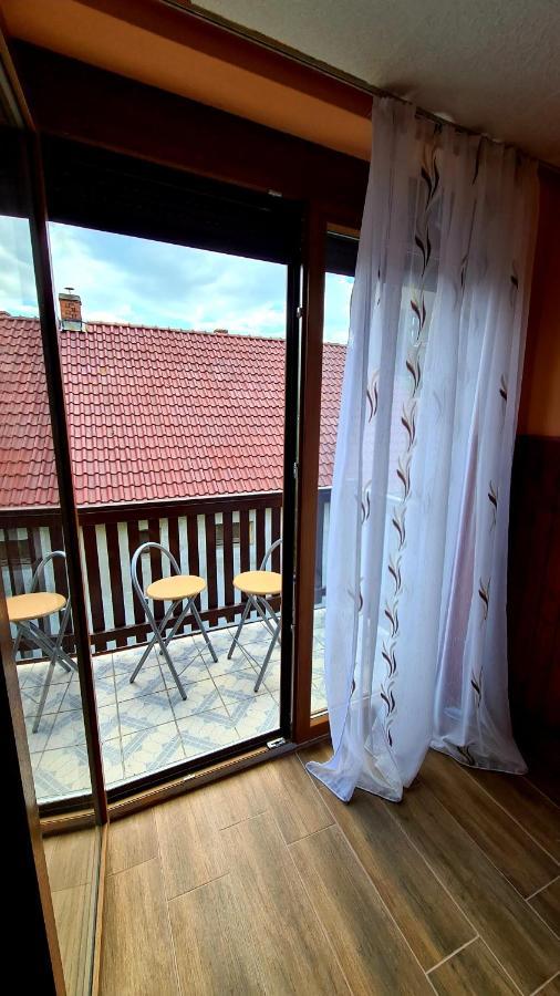 Veronika Guesthouse Dravatamasi Buitenkant foto
