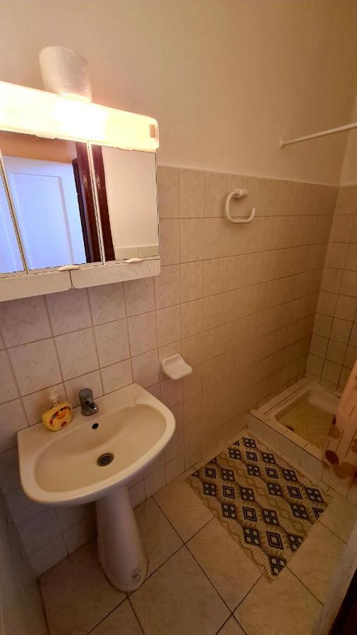 Veronika Guesthouse Dravatamasi Buitenkant foto