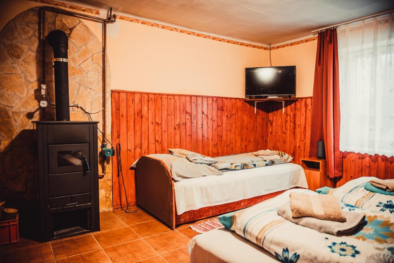 Veronika Guesthouse Dravatamasi Buitenkant foto