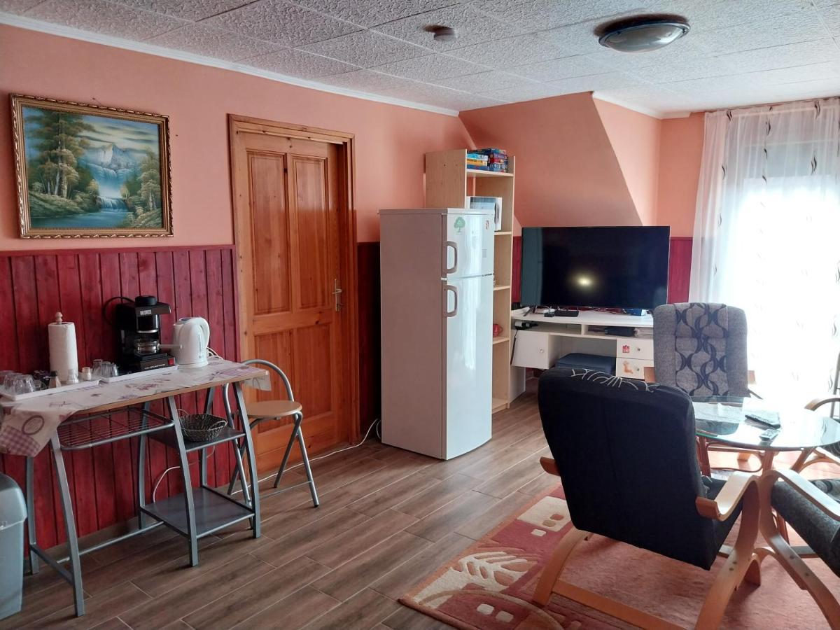 Veronika Guesthouse Dravatamasi Buitenkant foto